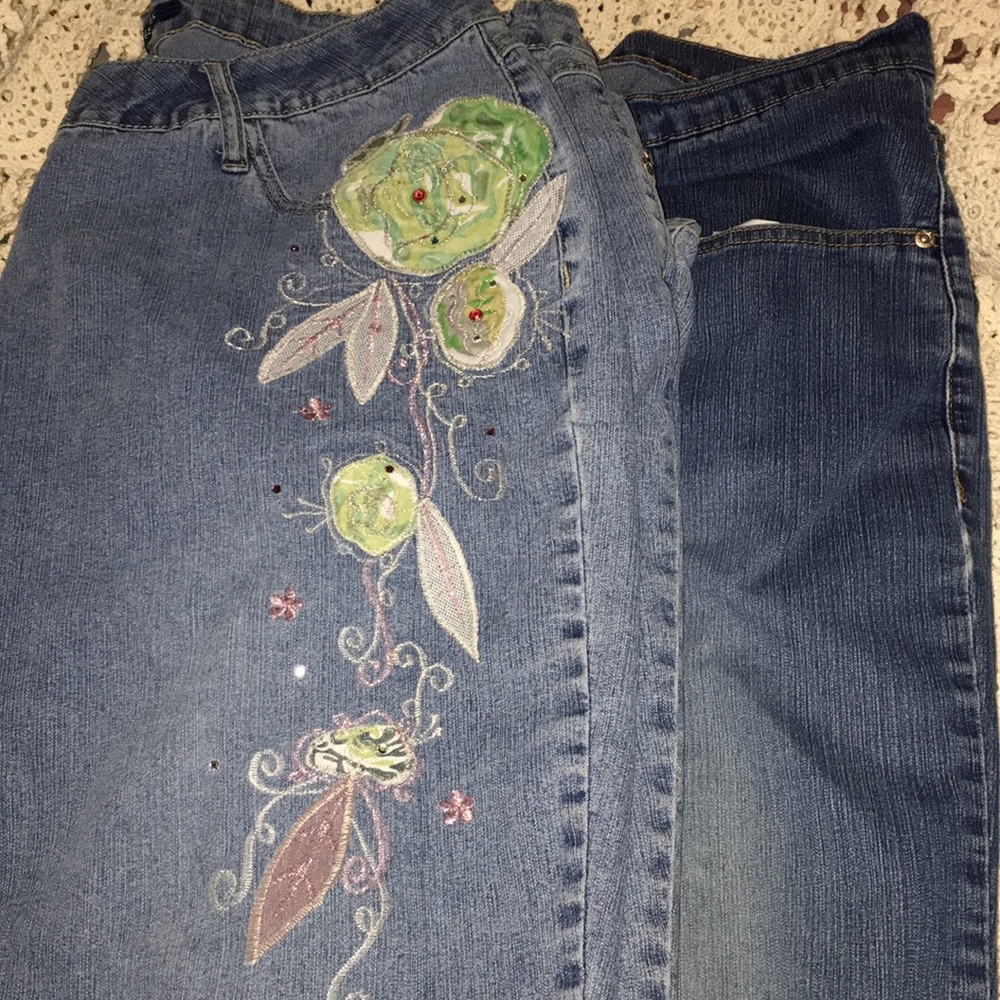 Avenue Blues /& D’Mode Classic (2 ) jeans at a grand price